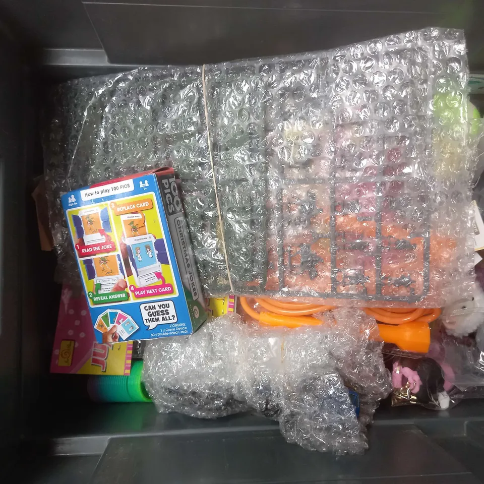 BOX OF ASSORTED TOYS AND GAMES TO INCLUDE GOLFBALLS, TEDDIES, ACTION FIGURES