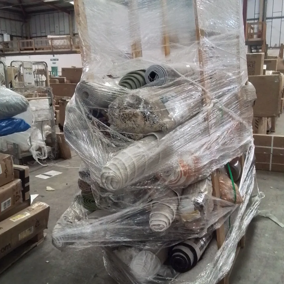 PALLET OF QUALITY DESIGNER AREA RUGS APPROXIMATELY 30