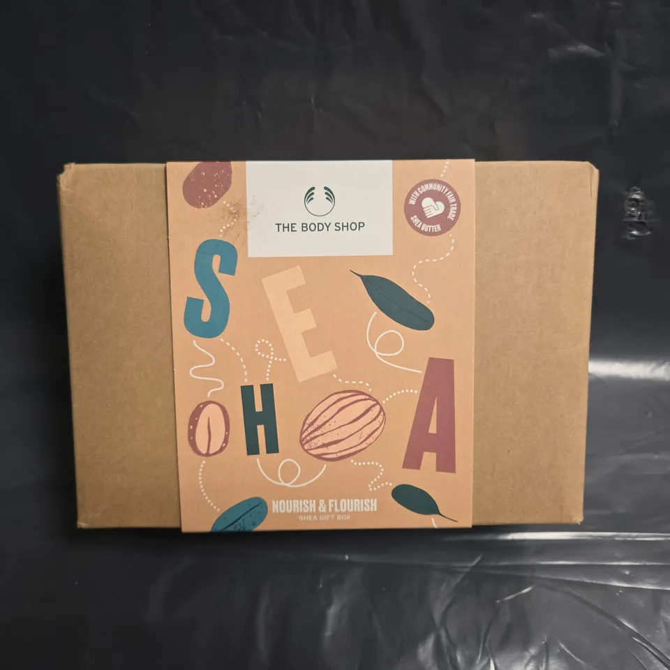 THE BODY SHOP NOURISH & FLOURISH SHEA GIFT BOX