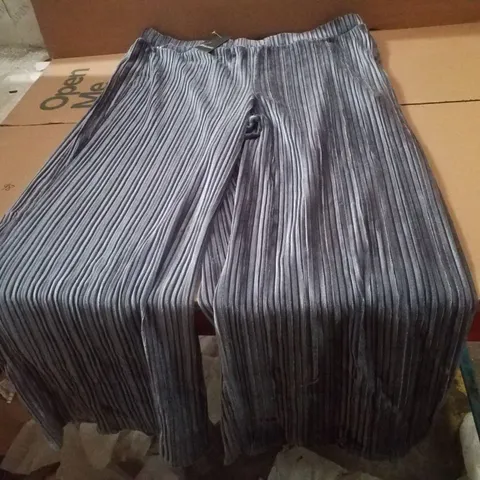 BOX CONTAINING APPROXIMATELY 10 BRAND NEW JD WILLIAMS GREY VELVET WIDE LEG TROUSERS - SIZE 20