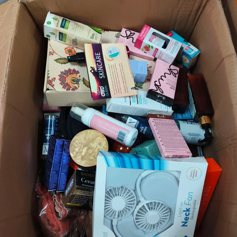 BOX OF APPROXIMATELY 20 ASSORTED ITEMS INCLUDING NUTRIGLOW FACE WASH, BPERFECT STRAWBERRY TANNING MOUSE AND DERMALOCH INTENSIVE NATURAL SPRAY MOISTURISER