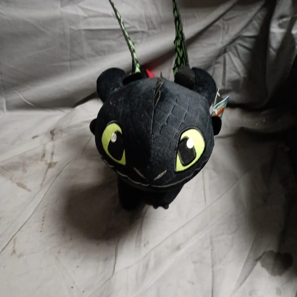 HOW TO TRAIN YOUR DRAGON TOOTHLESS PLUSH – GLOW IN THE DARK FEATURES (THE HIDDEN WORLD)