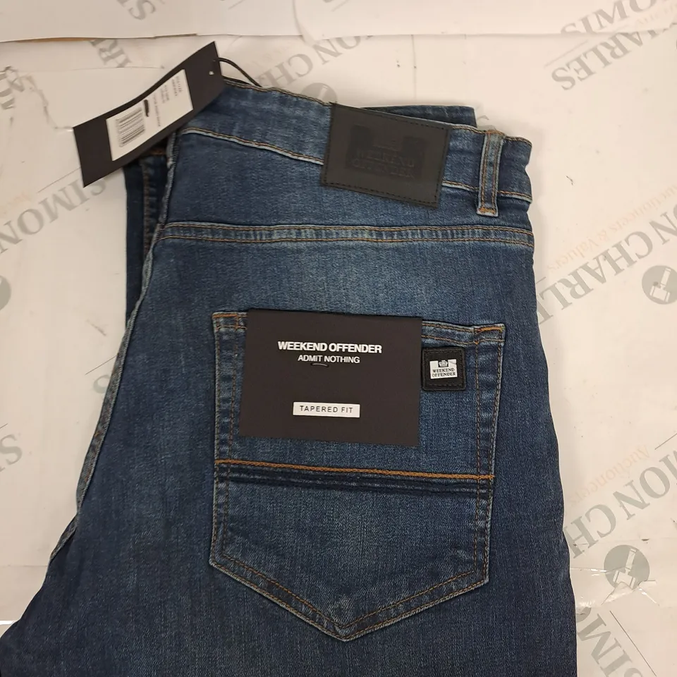 WEEKEND OFFENDER TAPERED FIT DENIM JEANS SIZE 34