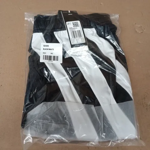 BAGGED FORTORE23 SHORTS IN BLACK - UK 2XL