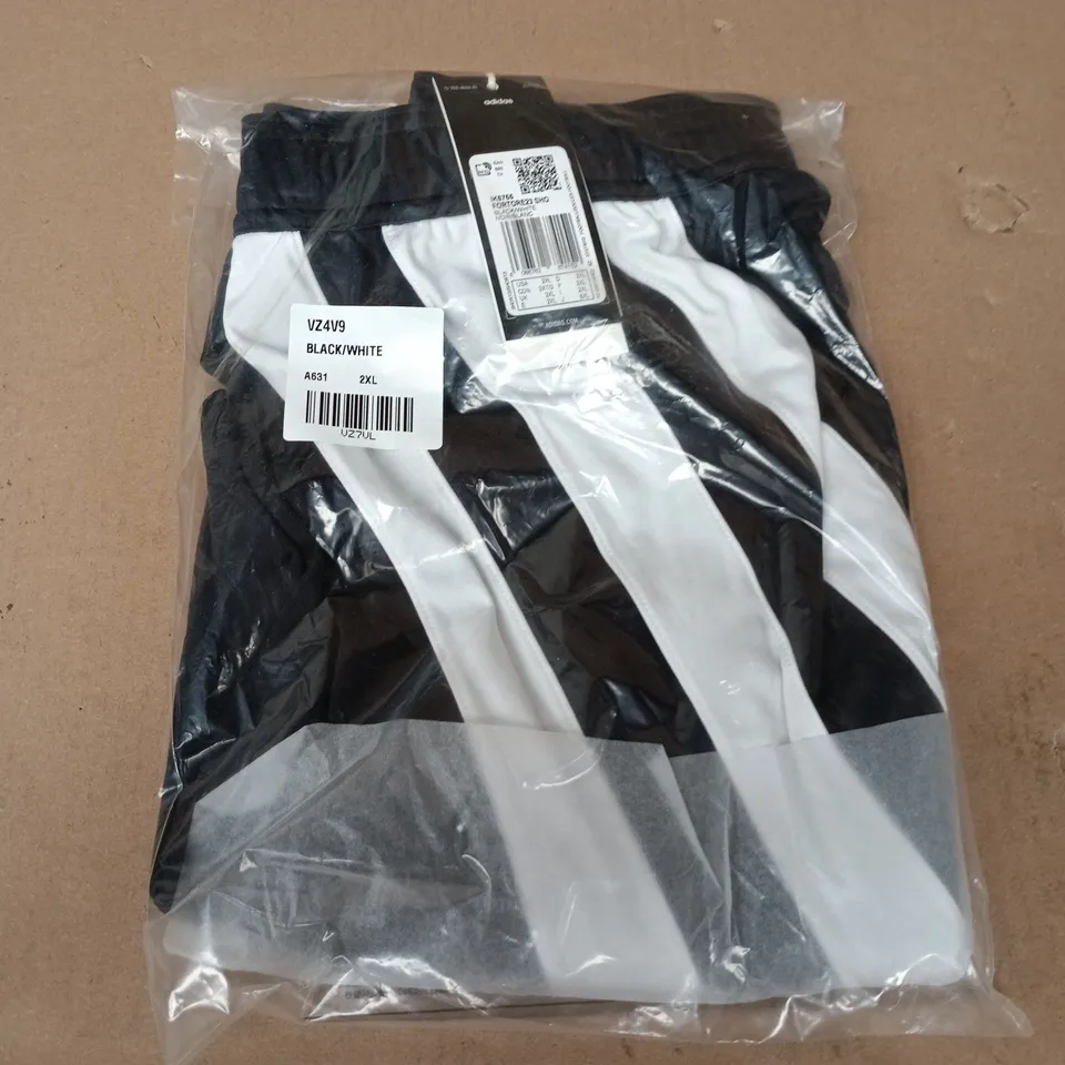 BAGGED FORTORE23 SHORTS IN BLACK - UK 2XL