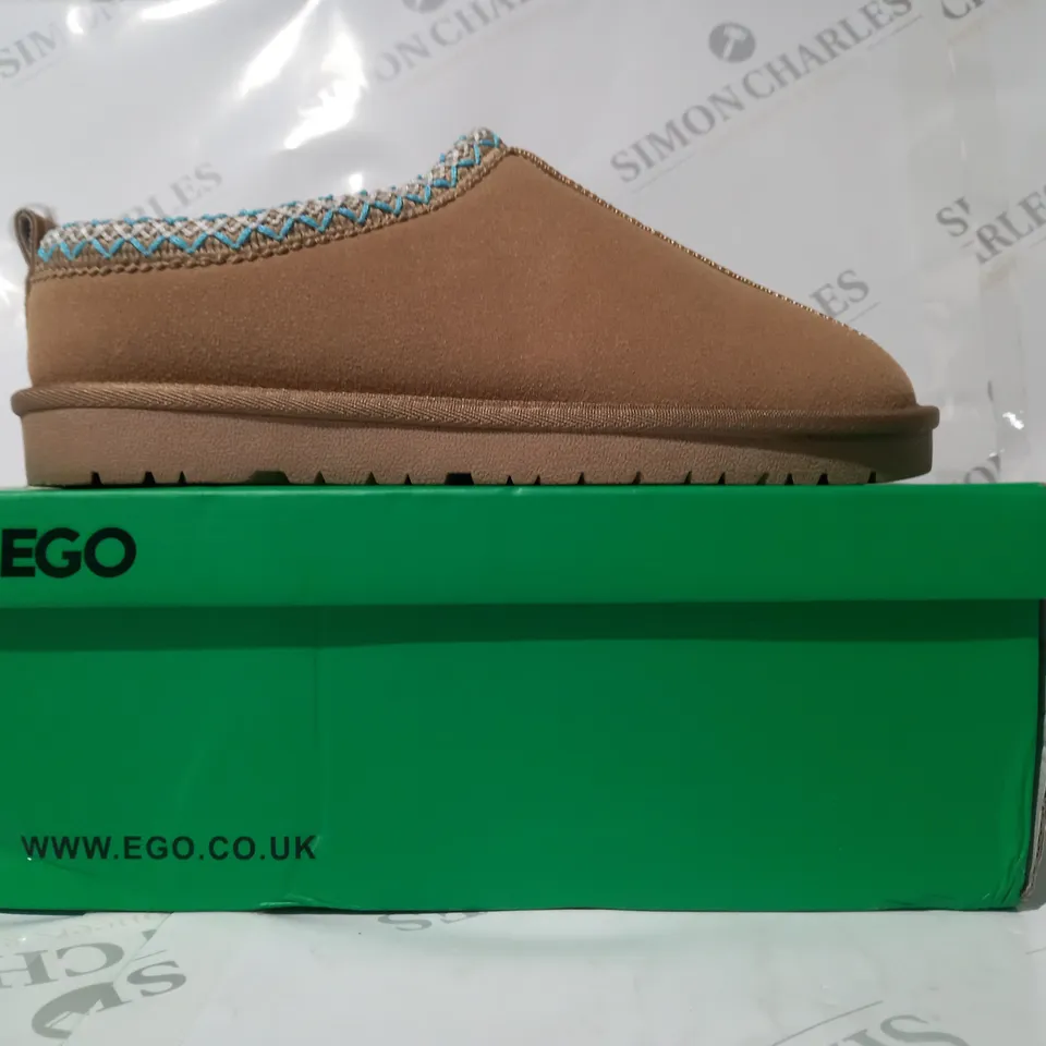 BOXED PAIR OF EGO CATCH UP SLIP-ON FAUX FUR LINED SHOES IN LIGHT CHESTNUT UK SIZE 8