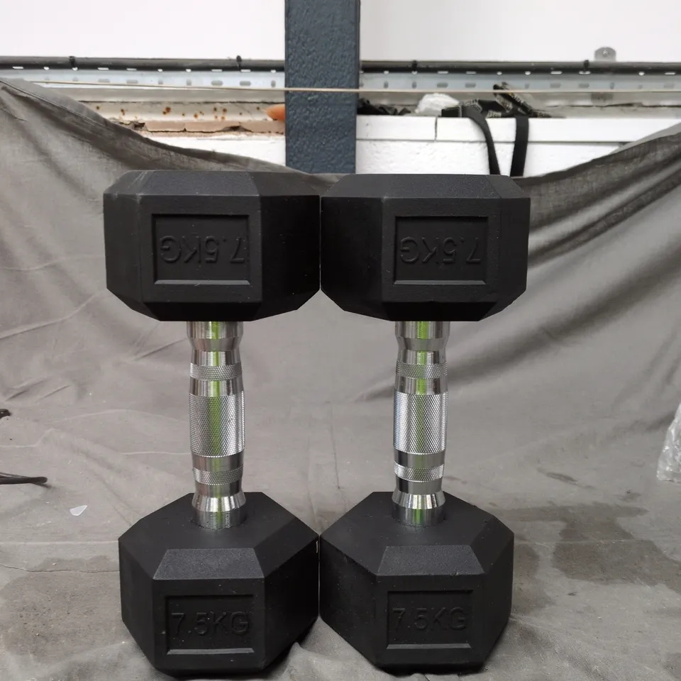 PAIR OF 7.5 KG HEX DUMBBELLS