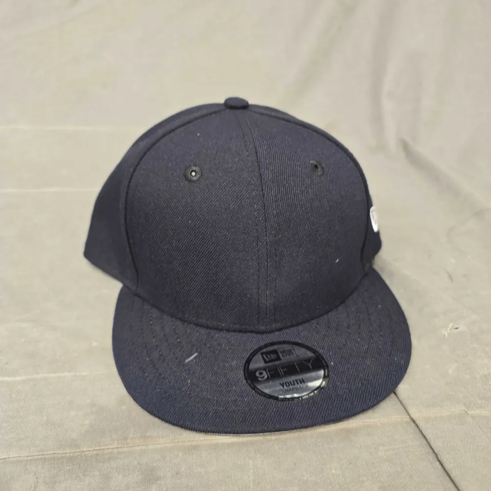 BLACK NEW ERA CAP 