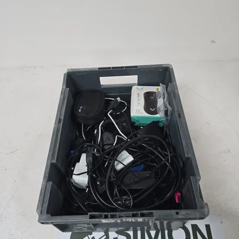 TOTE OF APPROXIMATELY 12 ASSORTED ITEMS TO INCLUDE: SKY ROUTER 