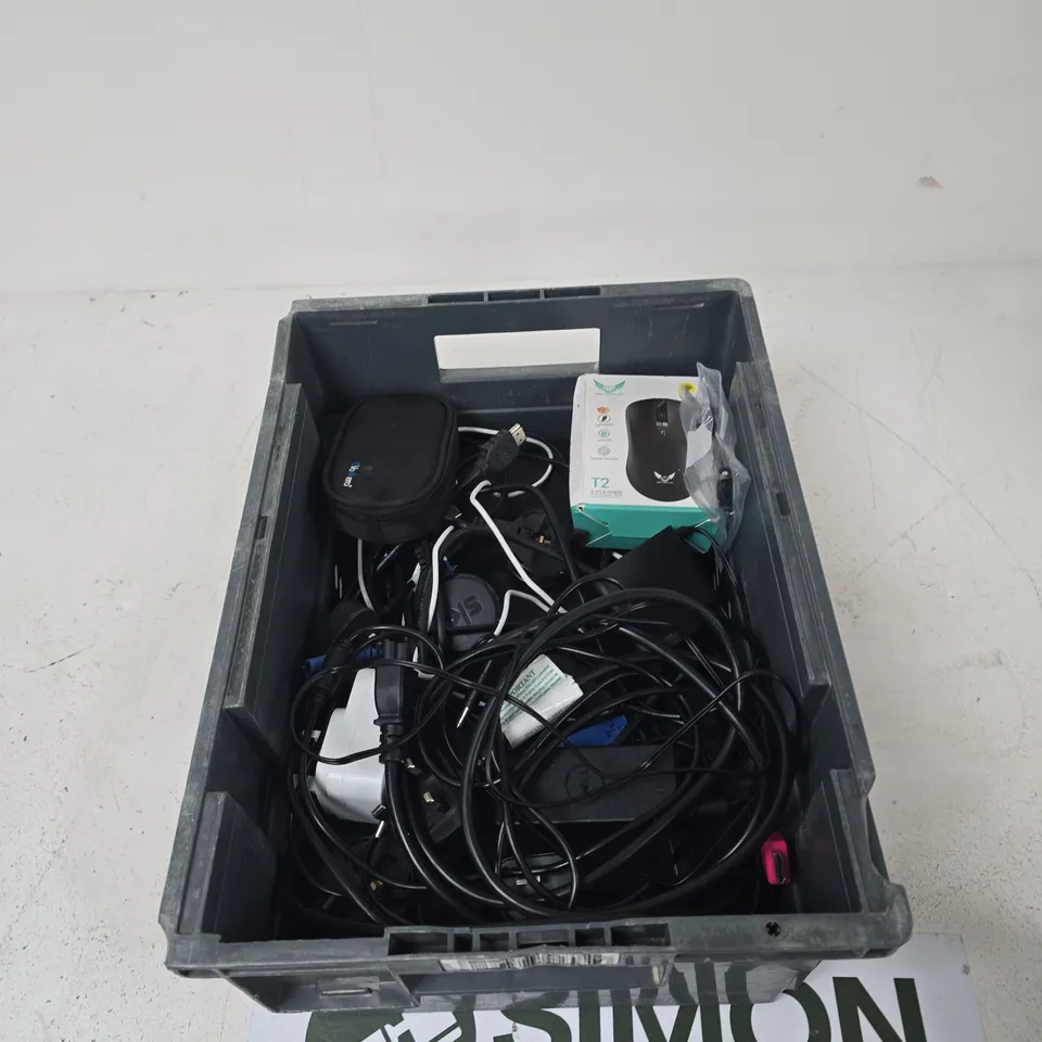 TOTE OF APPROXIMATELY 12 ASSORTED ITEMS TO INCLUDE: SKY ROUTER 