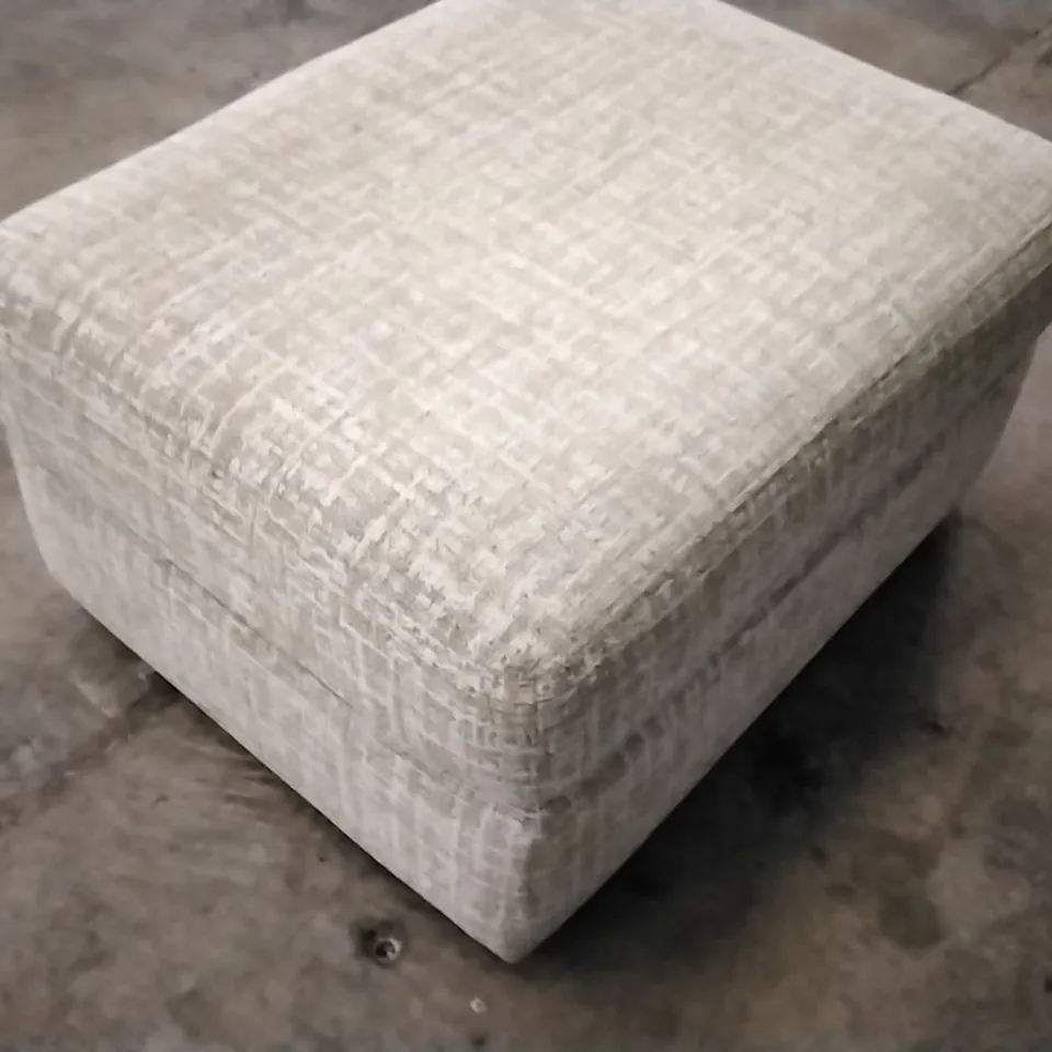 QUALITY BRITISH DESIGNED & MANUFACTURED G PLAN CHADWICK FOOTSTOOL SHORE OATMEAL FABRIC