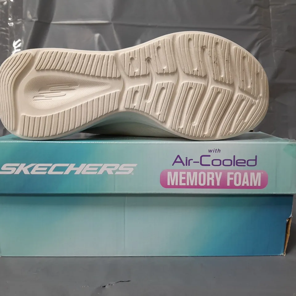 BOXED PAIR OF SKECHERS AIR-COOLED MEMORY FOAM TRAINERS IN CREAM SIZE 6