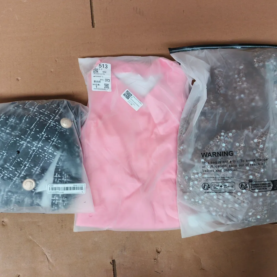 APPROXIMATELY 20 ASSORTED CLOTHING AND FASHION PRODUCTS IN VARIOUS STYLES AND SIZES - COLLECTION ONLY