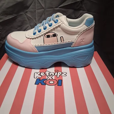 BRAND NEW BOXED KETNIPZ X KOI BEAN SAYS HI CHUNKY TRAINERS BLUE SIZE 9
