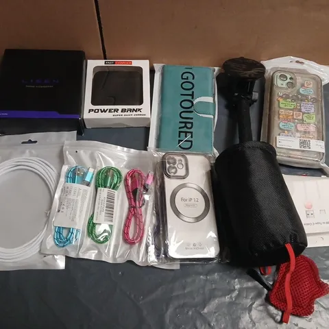 LARGE QUANTITY OF ASSORTED MOBILE PHONE/ELECTRICAL DEVICE ACCESSORIES