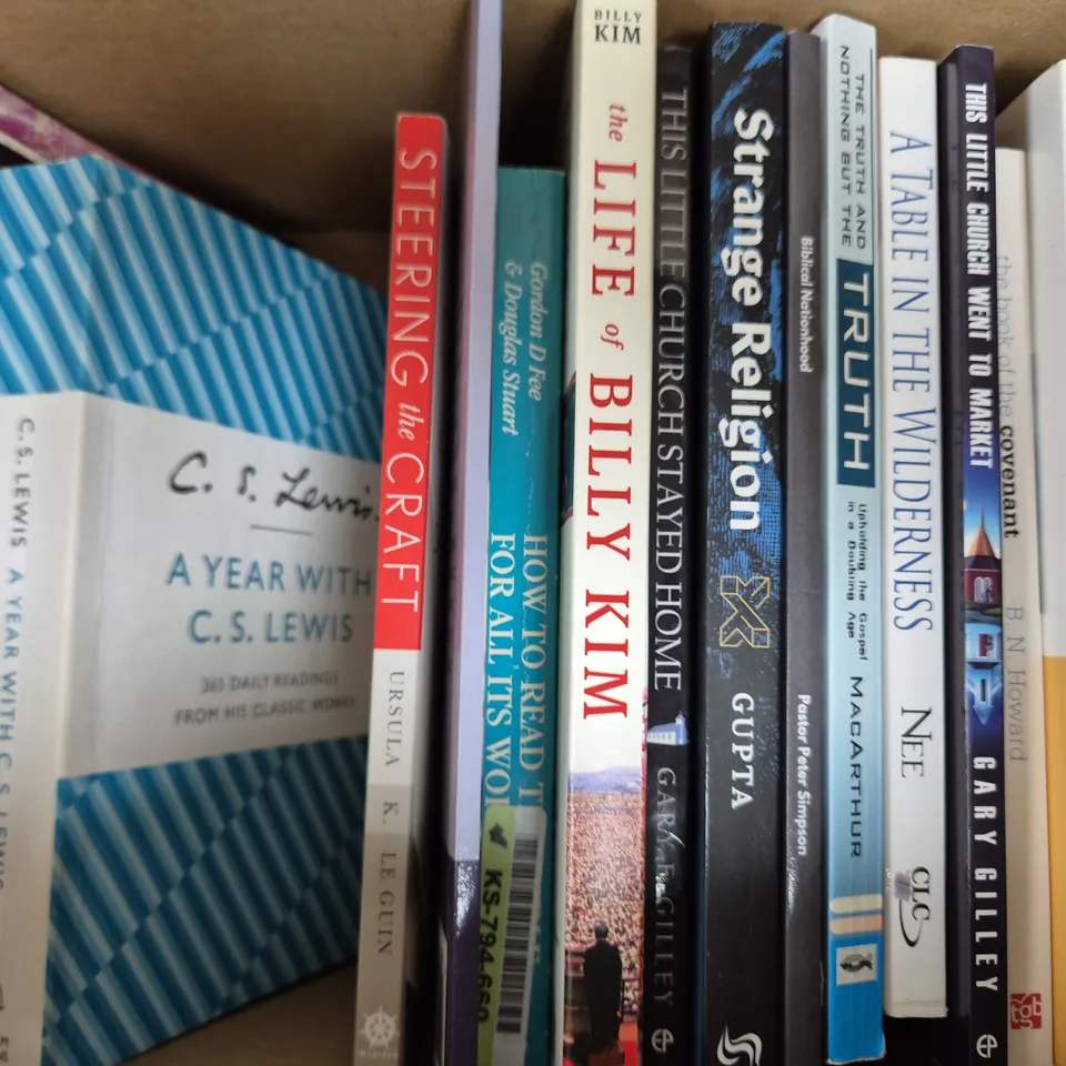 BOX OF APPROXIMATELY 15 ASSORTED BOOKS TO INCLUDE KILLING CHRISTIANS, DIARY OF A WIMPY KID, ETC