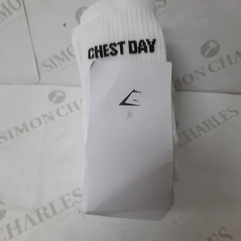 GYMSHARK PACK OF 7 CREW SOCKS IN WHITE - SMALL