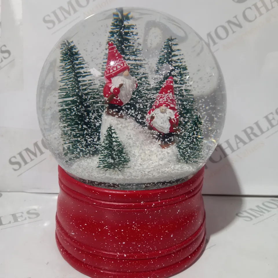 BOXED SANTA EXPRESS CHRISTMAS CHARACTER MUSICAL WATER SPINNER - GONK