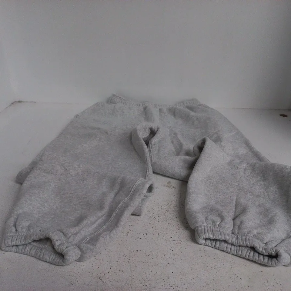 VELOUR GARMENTS SPAIN LARGE GREY JOGGERS TAGGED