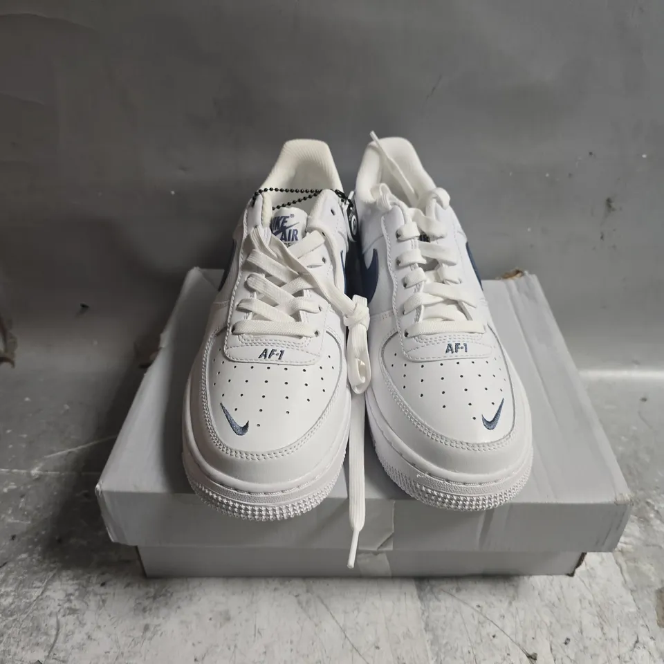 BOXED PAIR OF NIKE AIR FORCE 1 GS IN TRAINERS IN WHITE - UK 4.5
