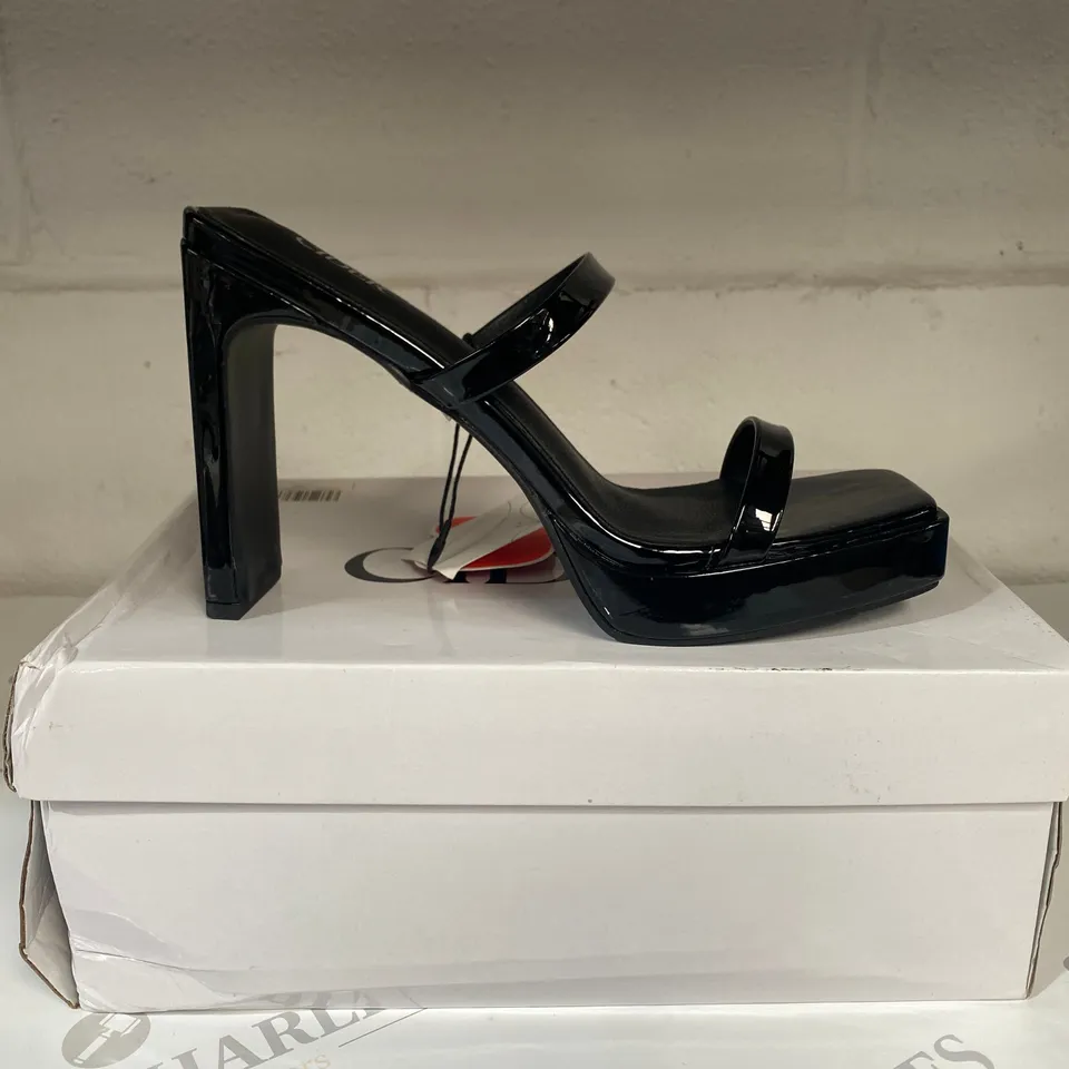 BOXED PAIR OF CIDER BLACK HIGH HEELS SIZE 39