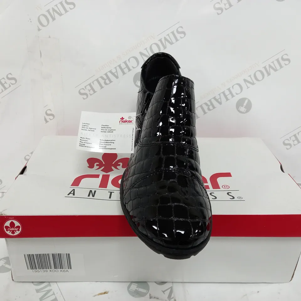 BOXED RIEKER LOW HEELED SHOE BOOTS, BLACK CROC - SIZE 6.5