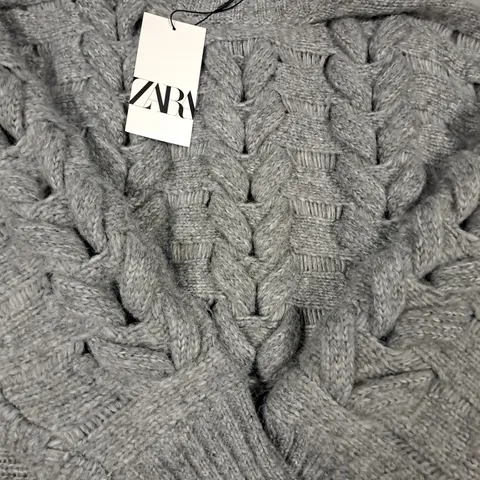 ZARA LONG SLEEVE THICK KNIT JUMPER IN GREY SIZE MEDIUM