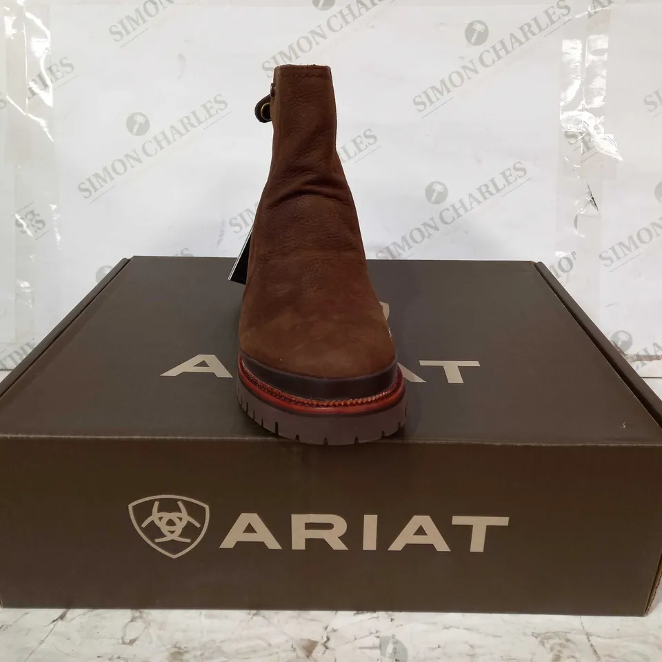 BOXED PAIR OF ARIAT LEIGHTON H20 BOOTS IN BROWN UK SIZE 7.5