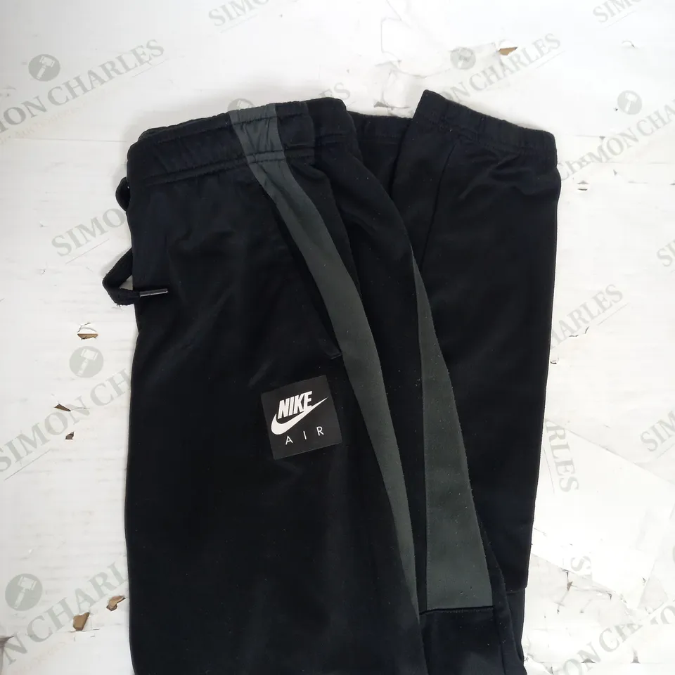 NIKE STRIPE JOGGERS IN BLACK SIZE XL