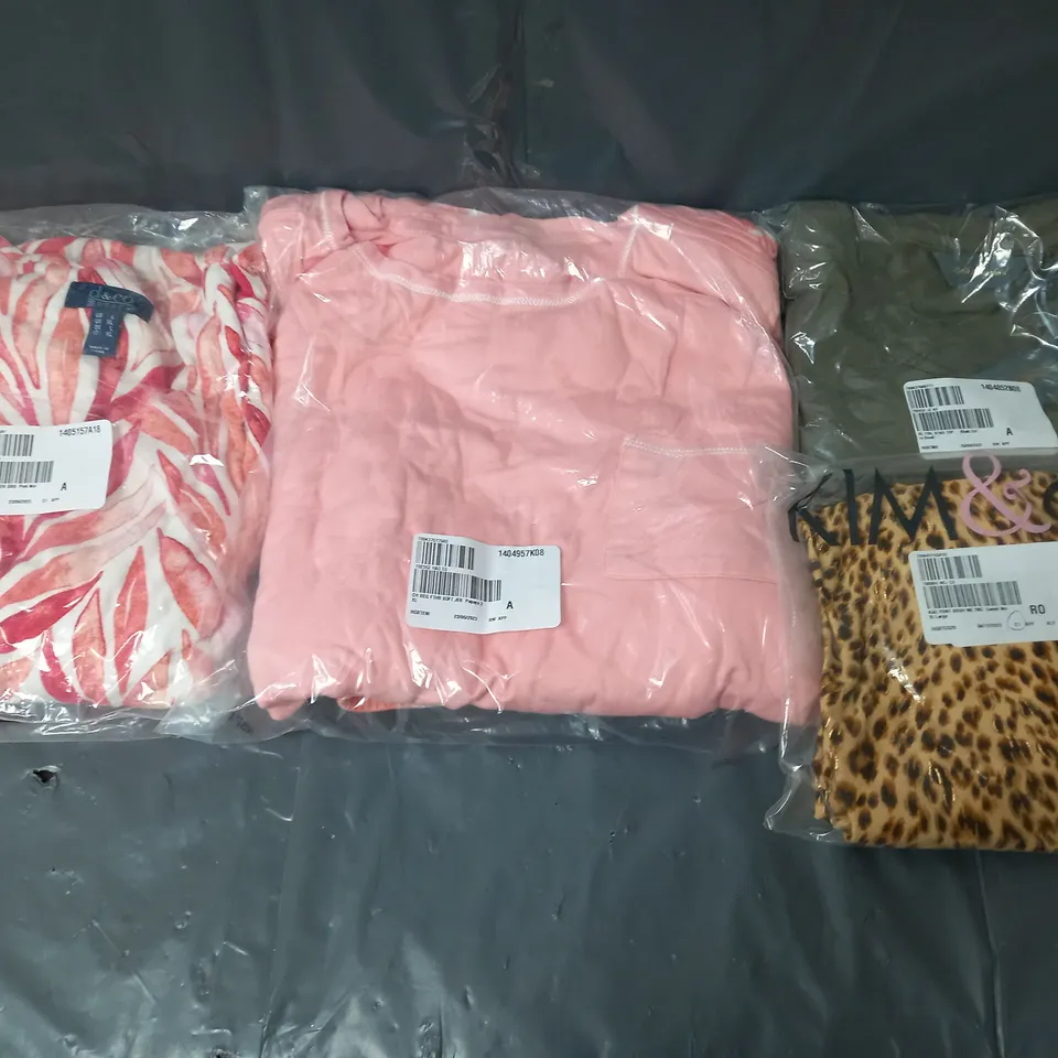 APPROXIMATELY 20 ASSORTED LADIES CLOTHING IN VARIES SIZES, COLOURS AND STYLES