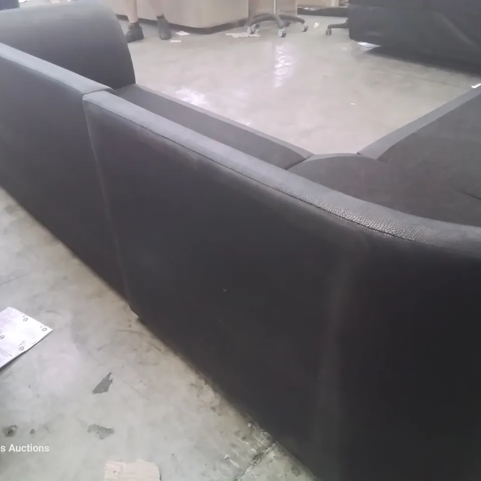 DESIGNER CORNER GROUP BLACK FAUX LEATHER & GREY FABRIC 