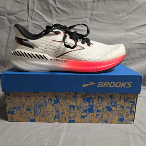 BOXED PAIR OF BROOKS HYPERION GTS SHOES IN WHITE/CORAL/ORANGE SIZE UK 5