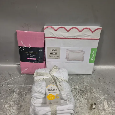 BOX OF APPROXIMATELY 10 ASSORTED BEDDING & SOFT FABRICS ITEMS TO INCLUDE - DUVET SETS - FITTED SHEETS - ETC