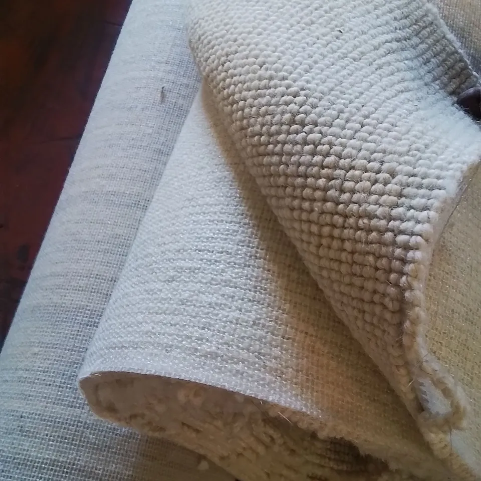 ROLL OF QUALITY PADSTOW MOHAIR STRATA // APPROX SIZE: 4 X5.59M