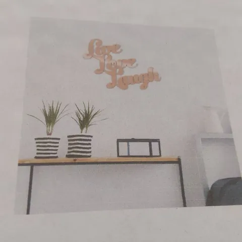 LOT CONTAINING APPROXIMATELY 15 ASSORTED WALL DECOR ITEMS - VARIOUS DESIGNS, TYPES, CONDITIONS