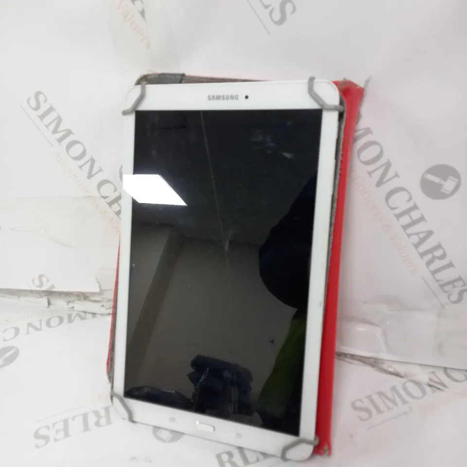 SAMSUNG TABLET IN WHITE - MODEL UNSPECIFIED