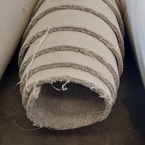 ROLL OF QUALITY HEARTLAND KEMPSEY CARPET APPROXIMATELY 4M Γ 4.8M