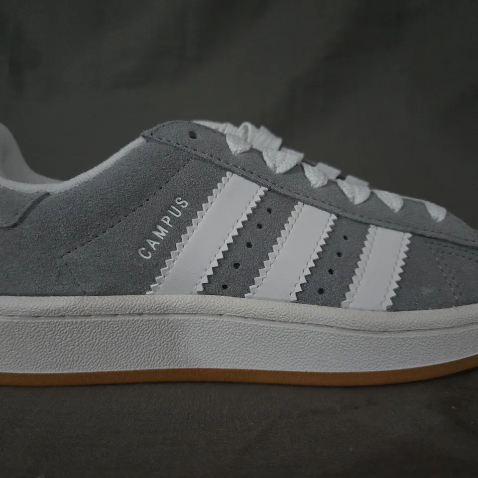 BOXED PAIR OF ADIDAS CAMPUS 00S KID'S SHOES IN GREY/WHITE UK SIZE 3