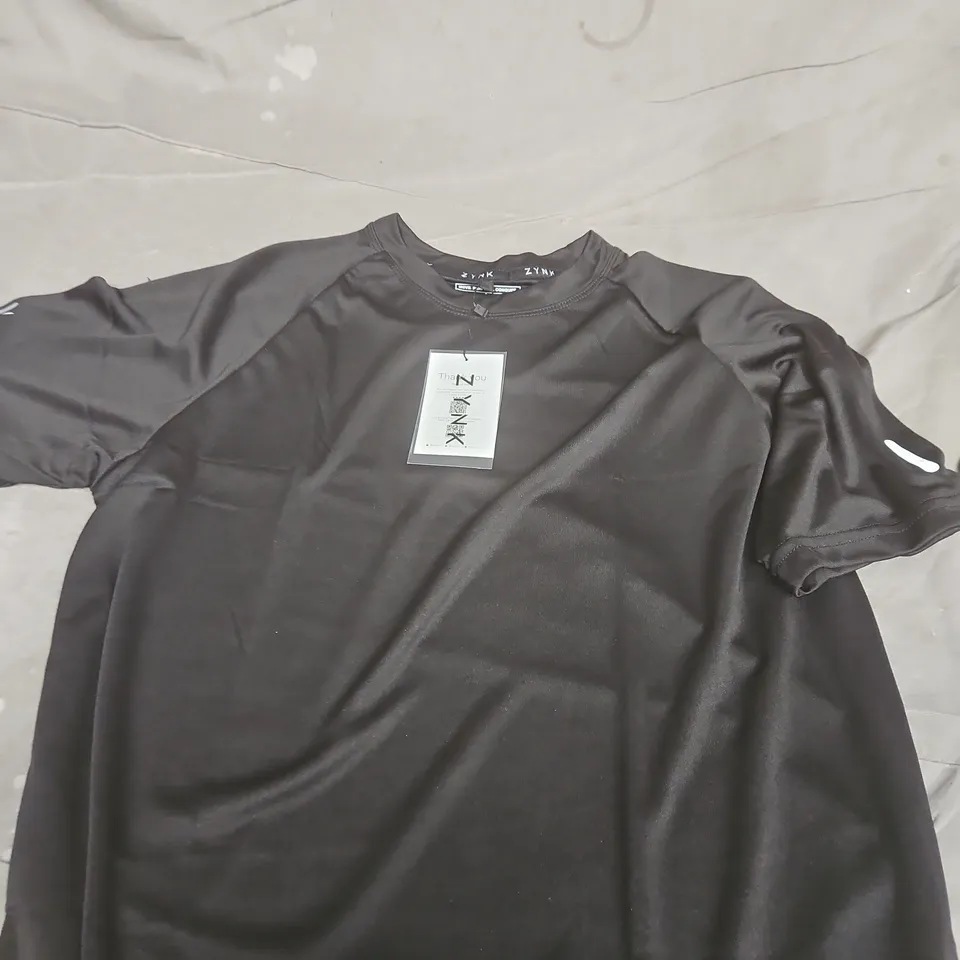 ZYNK MEN'S T-SHIRT – SIZE M