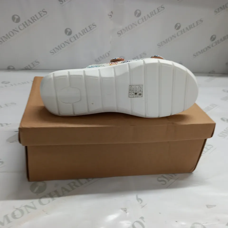 CUSHION WALK 2 STRAP SANDAL IN WHITE - SIZE 4