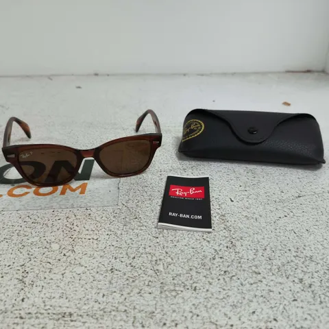 RAY BAN SUNGLASSES IN CASE