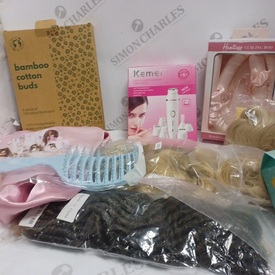 APPROXIMATELY 12 ASSORTED HEALTH AND BEAUTY ITEMS INCLUDING MAKE UP SPONGES, HEATLESS HAIR CURLERS, WIGS/ EXTENTIONS