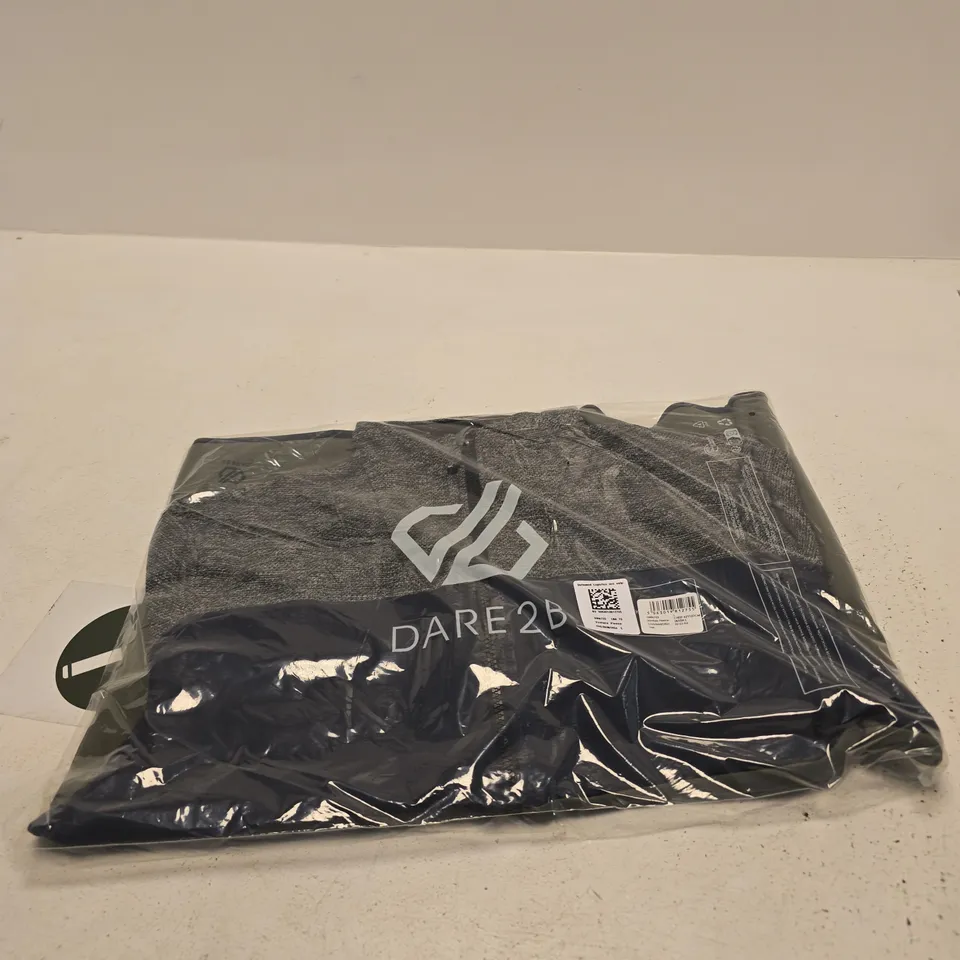 BOX OF APPROXIMATELY 18 ASSORTED BRAND NEW REGATTA ITEMS TO INCLUDE: DARE2B VENTURE FLEECE 