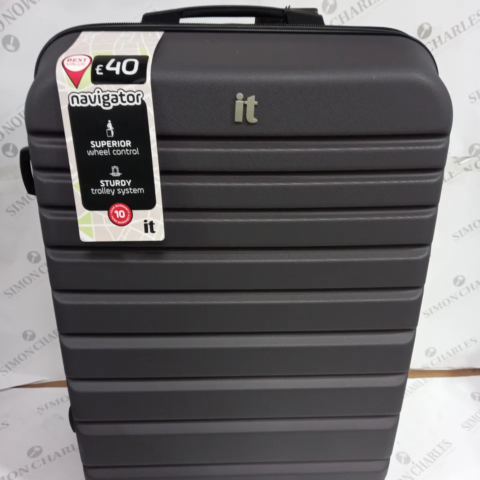 NAVIGATOR 80L GREY HARD SHELLED CASE