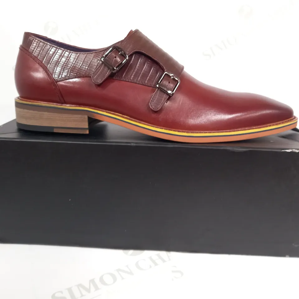 BOXED PAIR OF JUSTIN REECE MAXWELL SHOES IN BROWN UK SIZE 10