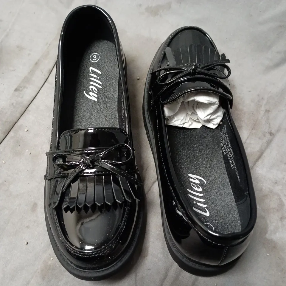 LILLEYS LADIES' PATENT LEATHER LOAFERS WITH FRINGE TASSELS – UK 3