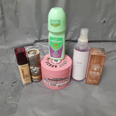 APPROXIMATELY 20 ASSORTED COSMETICS PRODUCTS TO INCLUDE - SOAP AND GLORY BODY SCTUB - MAYBELLINE FOUNDATION - MITCHUM ROLL ON DEODORANT - ETC