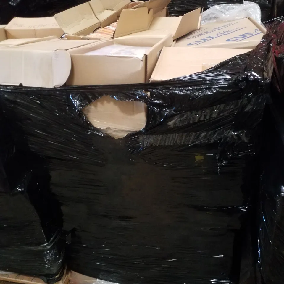 PALLET CONTAINING LARGE QUANTITY OF ASSORTED GREETINGS CARDS