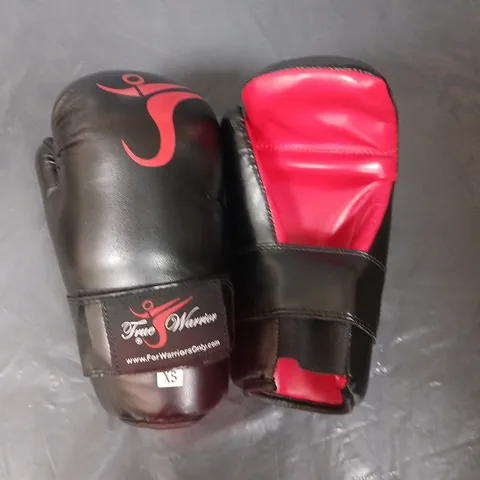 TRUE WARRIOR BOXING GLOVES - BLACK WITH RED LINING, SIZE XS 