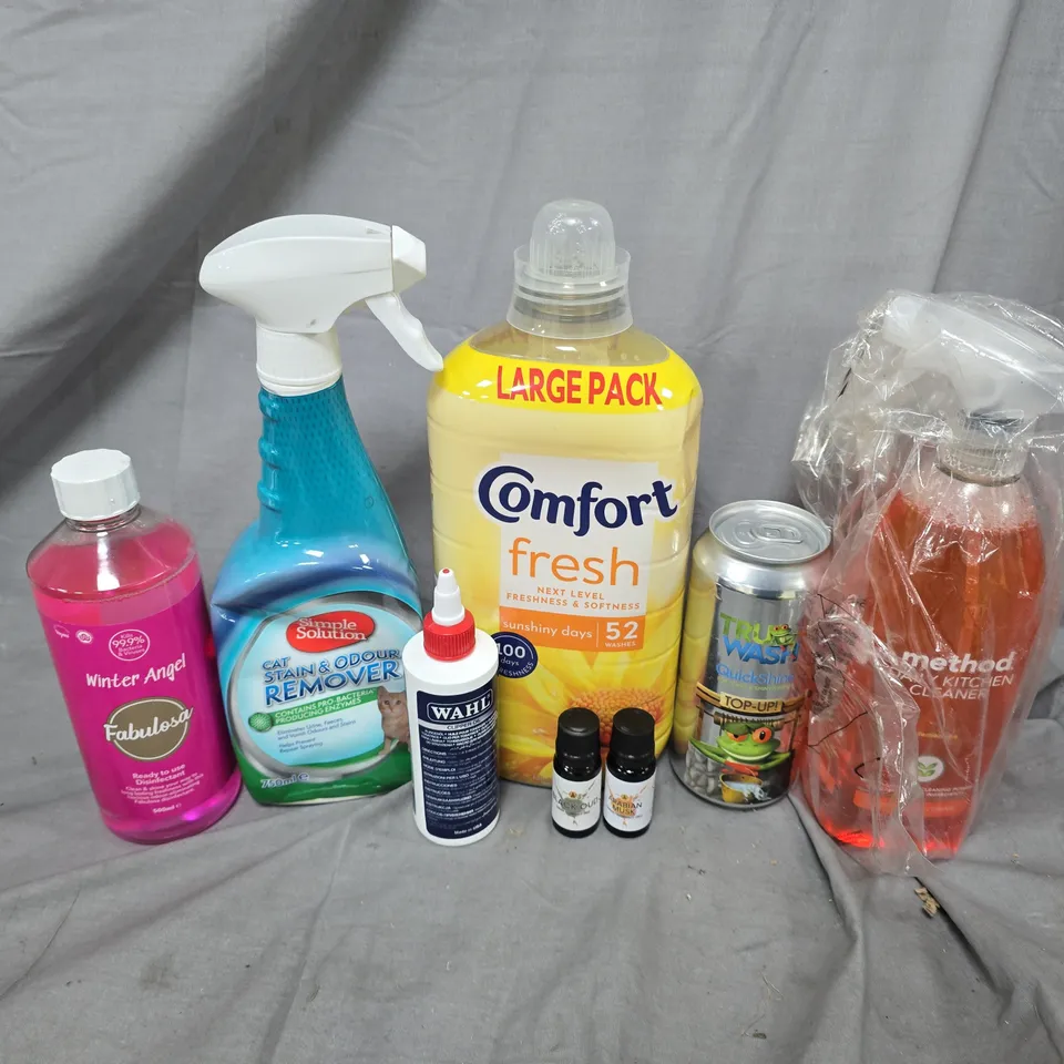 APPROXIMATELY 12 ASSORTED HOUSEHOLD LIQUID PRODUCTS TO INCLUDE COMFORT FRESH SUNSHINEY DAYS, CAT STAIN & ODOUR REMOVER, FABULOSA WINTER ANGEL, ETC - COLLECTION ONLY